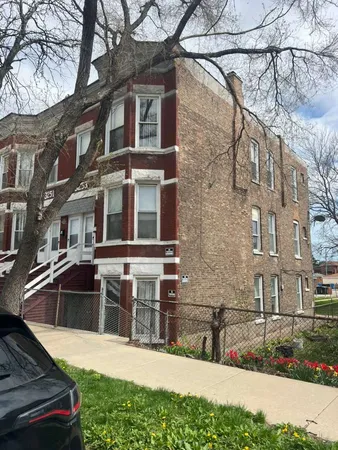 $825,000 | 3251-53 South Wood Street, Chicago, IL 60608