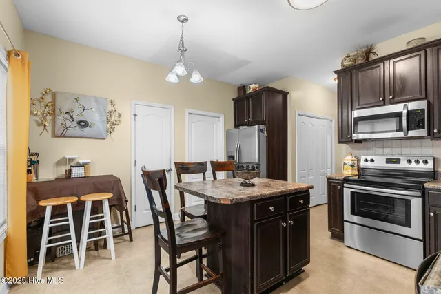 $295,000 | 303 Maidstone Drive, Richlands, NC 28574