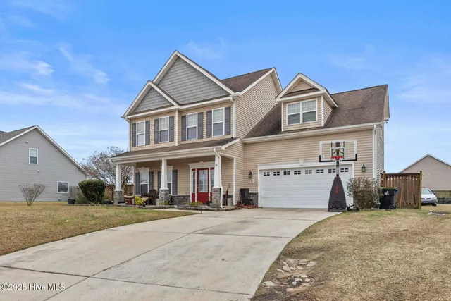 $295,000 | 303 Maidstone Drive, Richlands, NC 28574