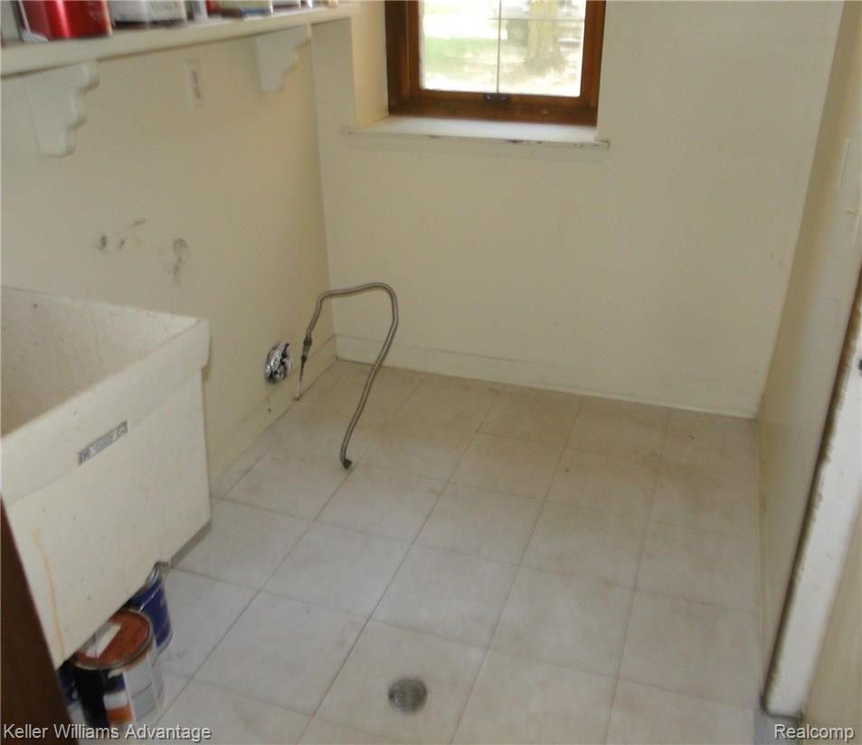 47215 Maben Road Canton, MI 48187 - Photo 15 of 20 Laundry Room.jpg