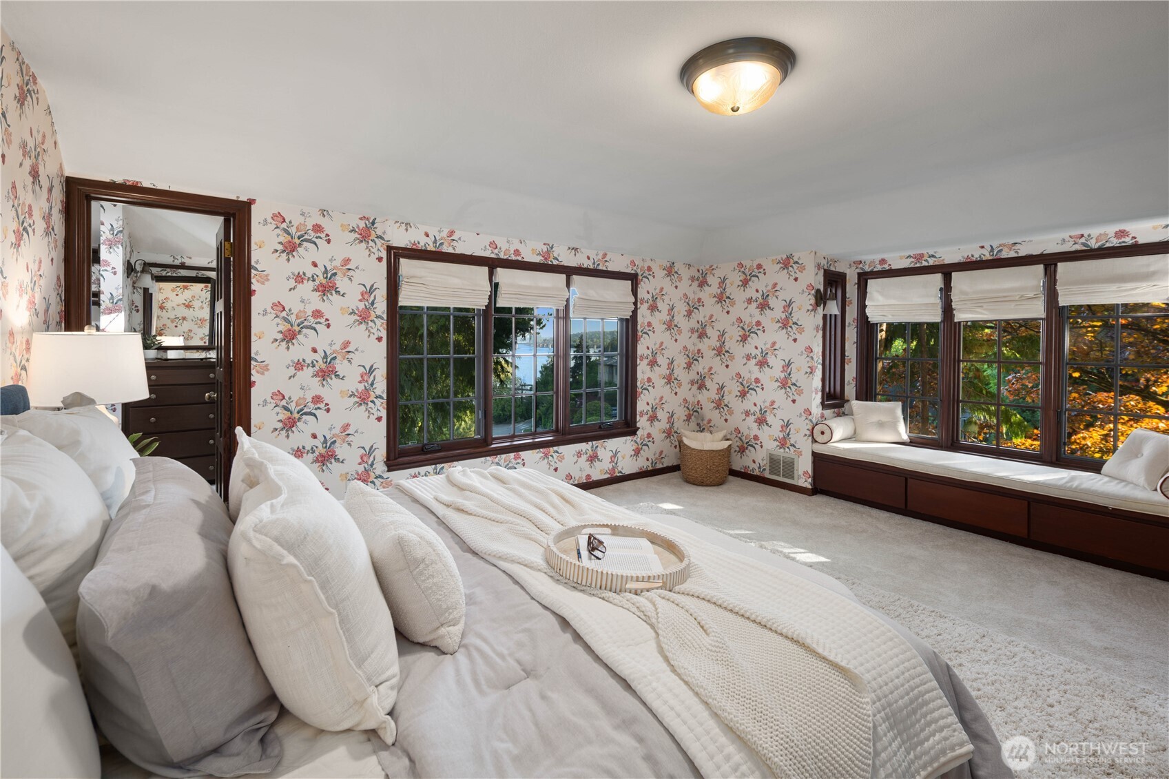 5125 Northeast Latimer Place Seattle, WA 98105 - Photo 13 of 34