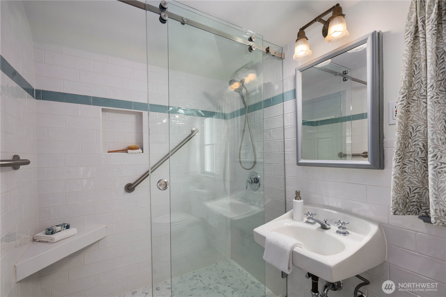 5125 Northeast Latimer Place Seattle, WA 98105 - Photo 21 of 34