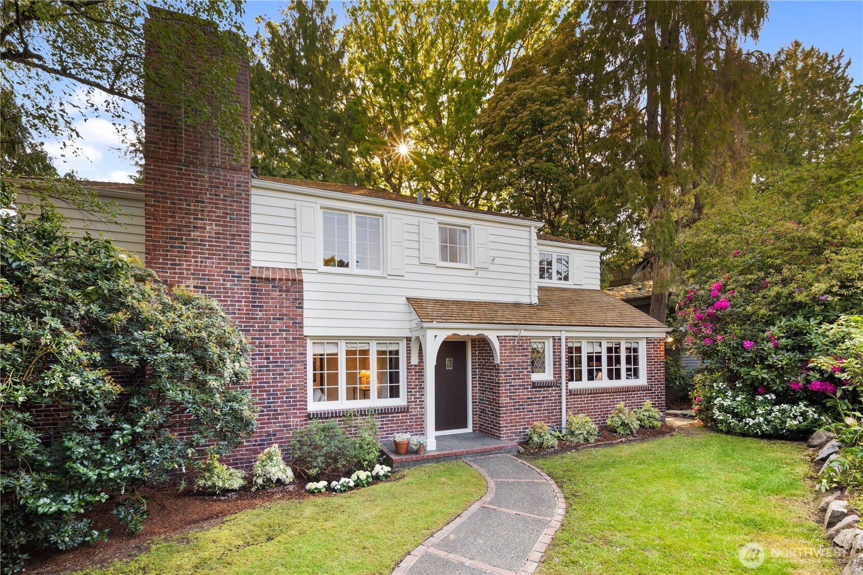 5125 Northeast Latimer Place Seattle, WA 98105 - Photo 3 of 34