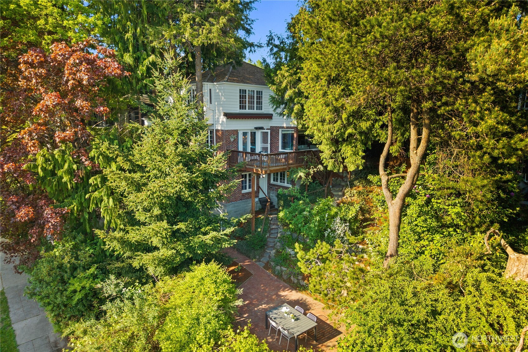 5125 Northeast Latimer Place Seattle, WA 98105 - Photo 32 of 34