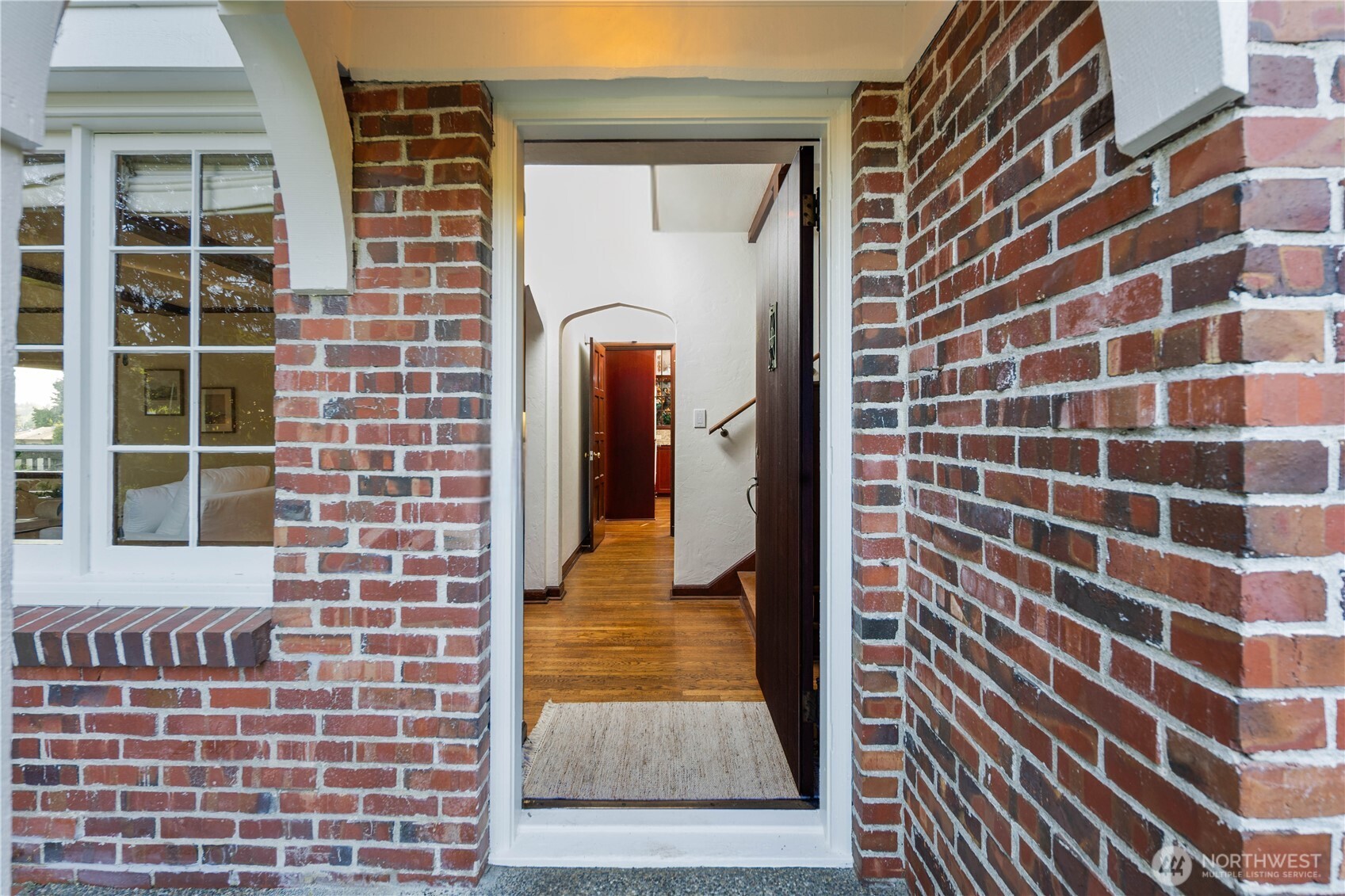 5125 Northeast Latimer Place Seattle, WA 98105 - Photo 4 of 34