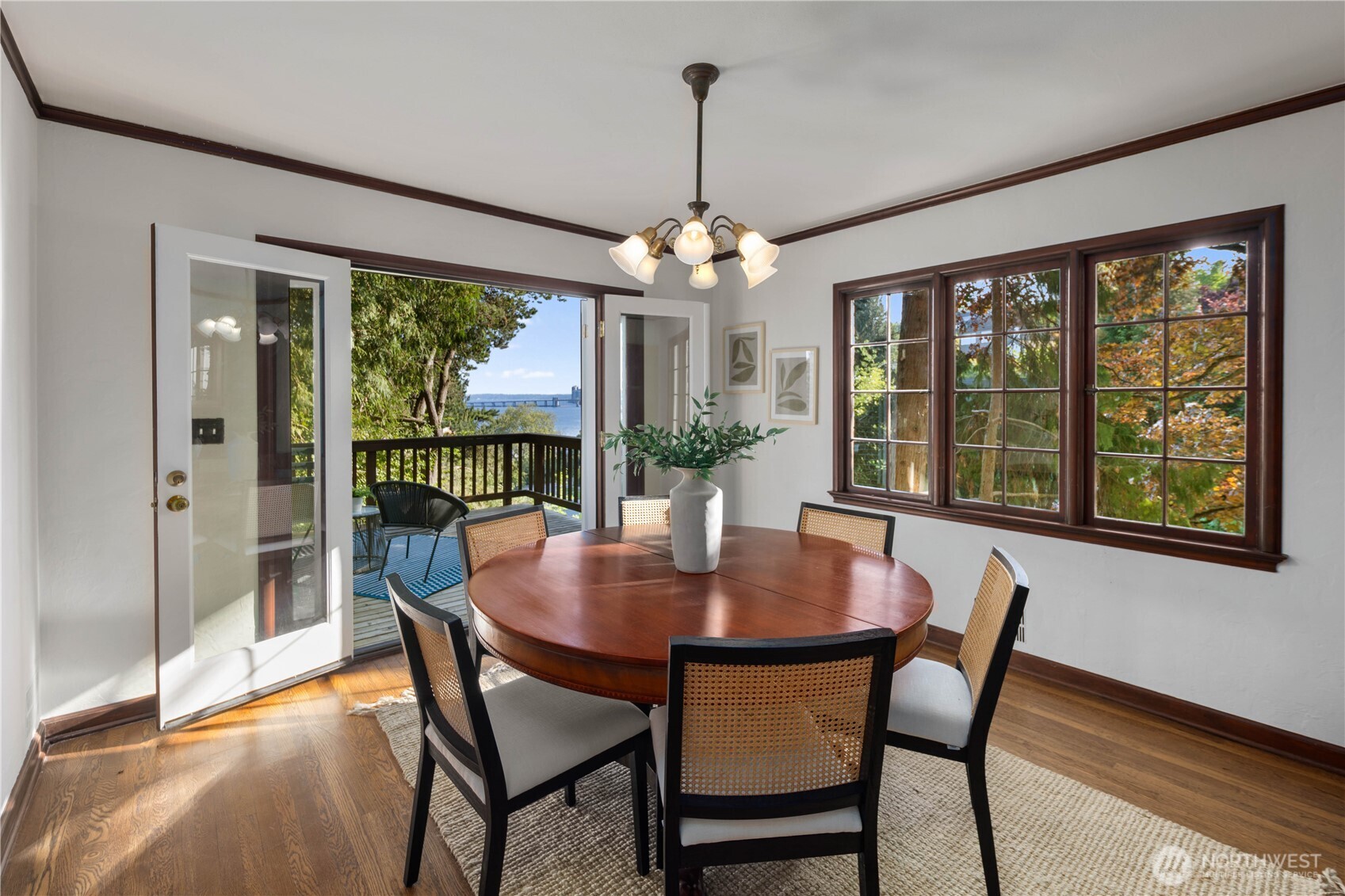 5125 Northeast Latimer Place Seattle, WA 98105 - Photo 8 of 34