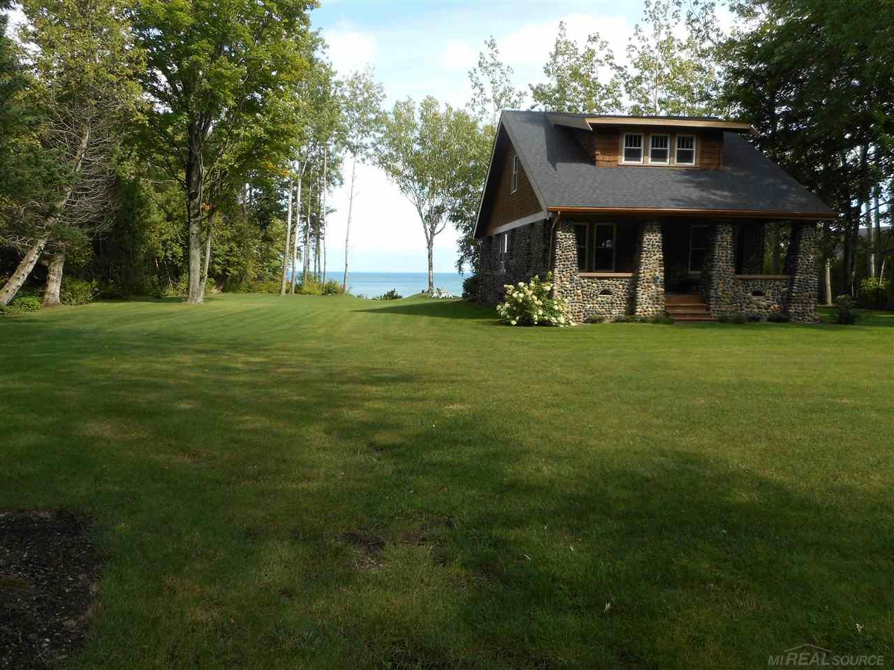 8814 South Lake Shore Road Harbor Beach, MI 48441 - Photo 6 of 37 31302867-5.JPG