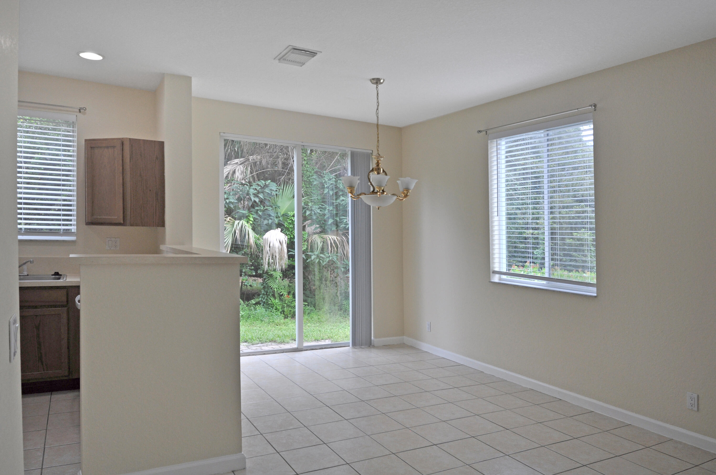 3225 Laurel Ridge Circle Riviera Beach, FL 33404 - Photo 14 of 24 DSC_0006-1
