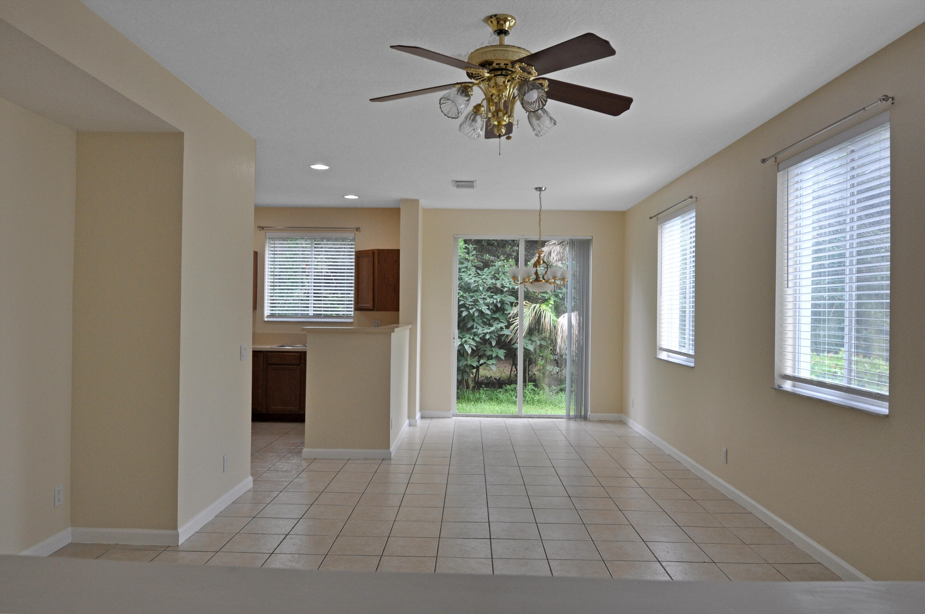 3225 Laurel Ridge Circle Riviera Beach, FL 33404 - Photo 9 of 24 DSC_0001-1