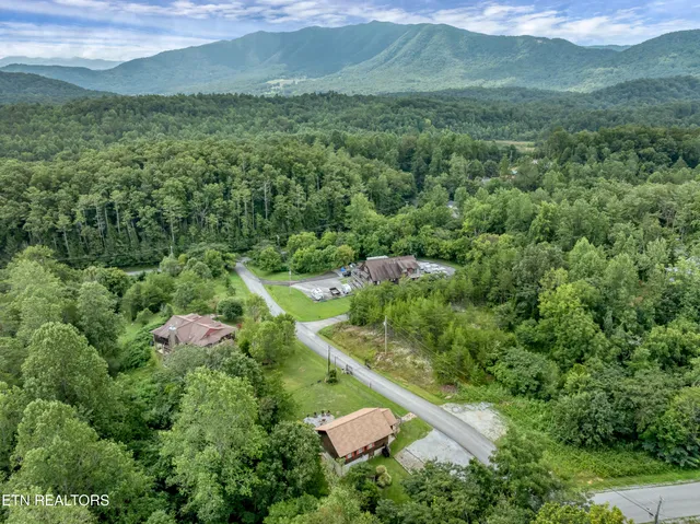 $399,900 | 1148 Laurel Road, Townsend, TN 37882