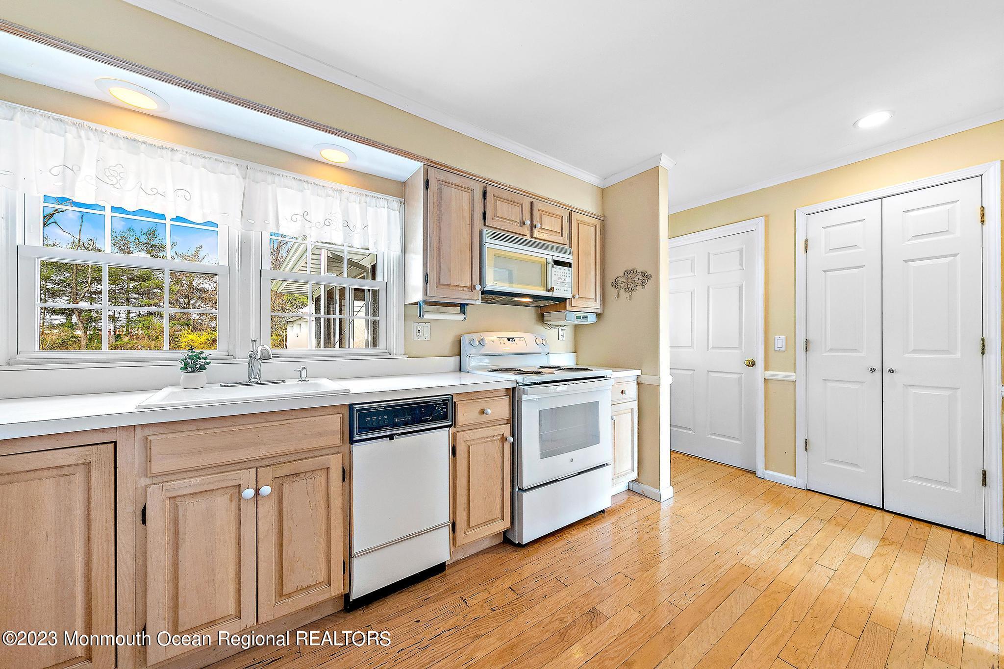 2405 Old Mill Road Spring Lake Heights, NJ 07762 - Photo 8 of 25 Kitchen