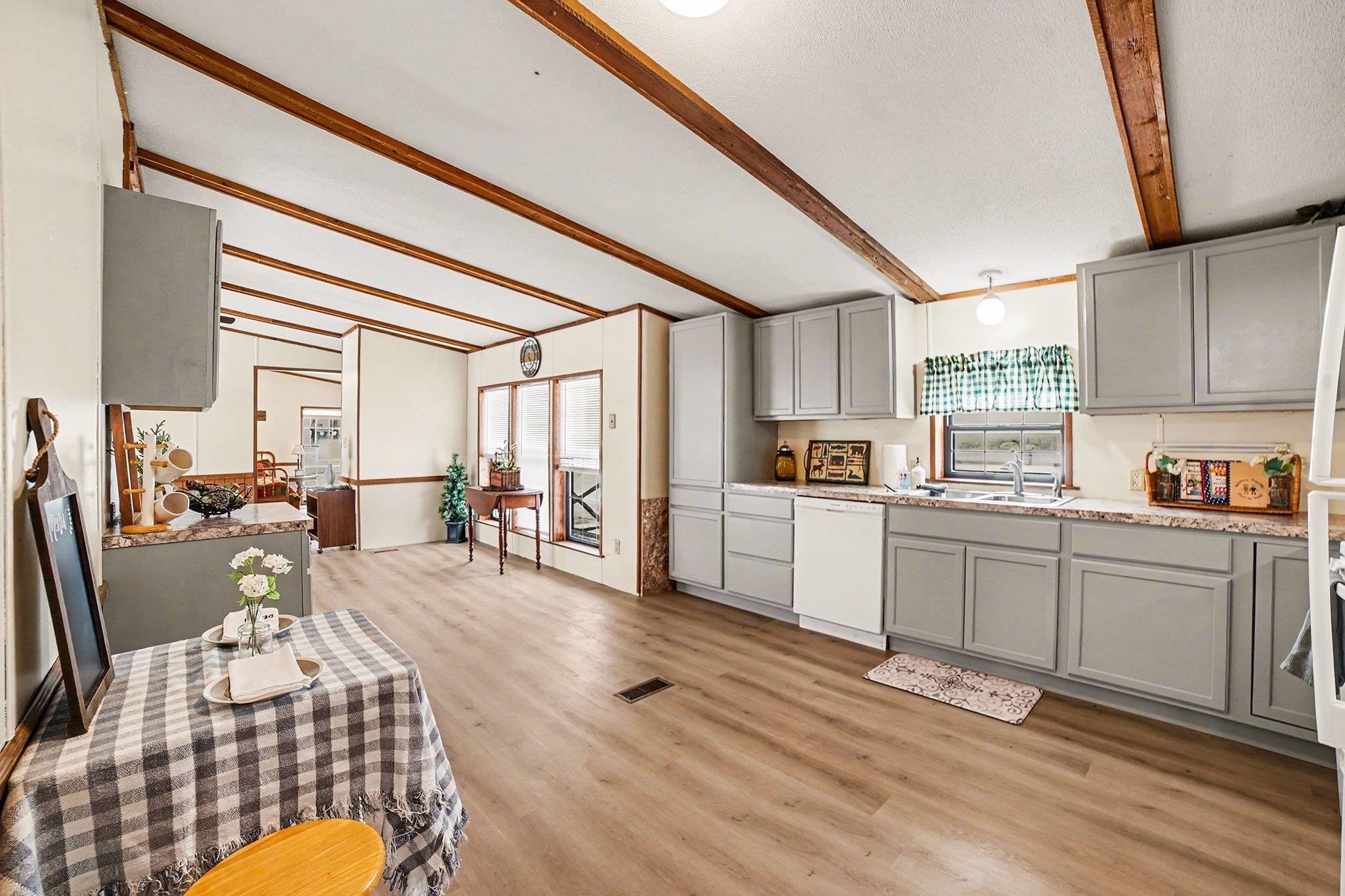 1283 Waldron Road South Crystal, MI 48818 - Photo 10 of 31 1941499-bddf763a-2f9f-4590-8689-c4a21ae1e5a9.JPG