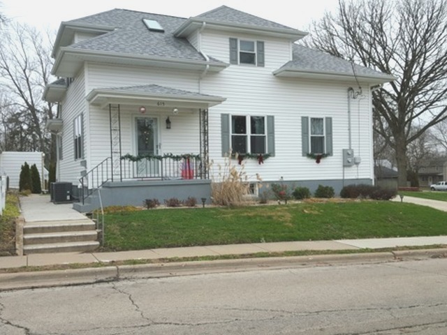615 Green Street, Unit 2 Peru, IL 61354 - Photo 1 of 15 Gallery Image 1