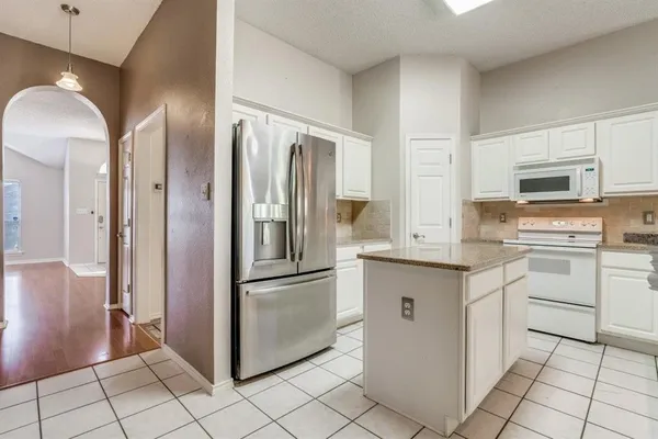 $2,295 | 3821 Staghorn Circle North, Fort Worth, TX 76137