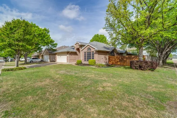 $2,295 | 3821 Staghorn Circle North, Fort Worth, TX 76137
