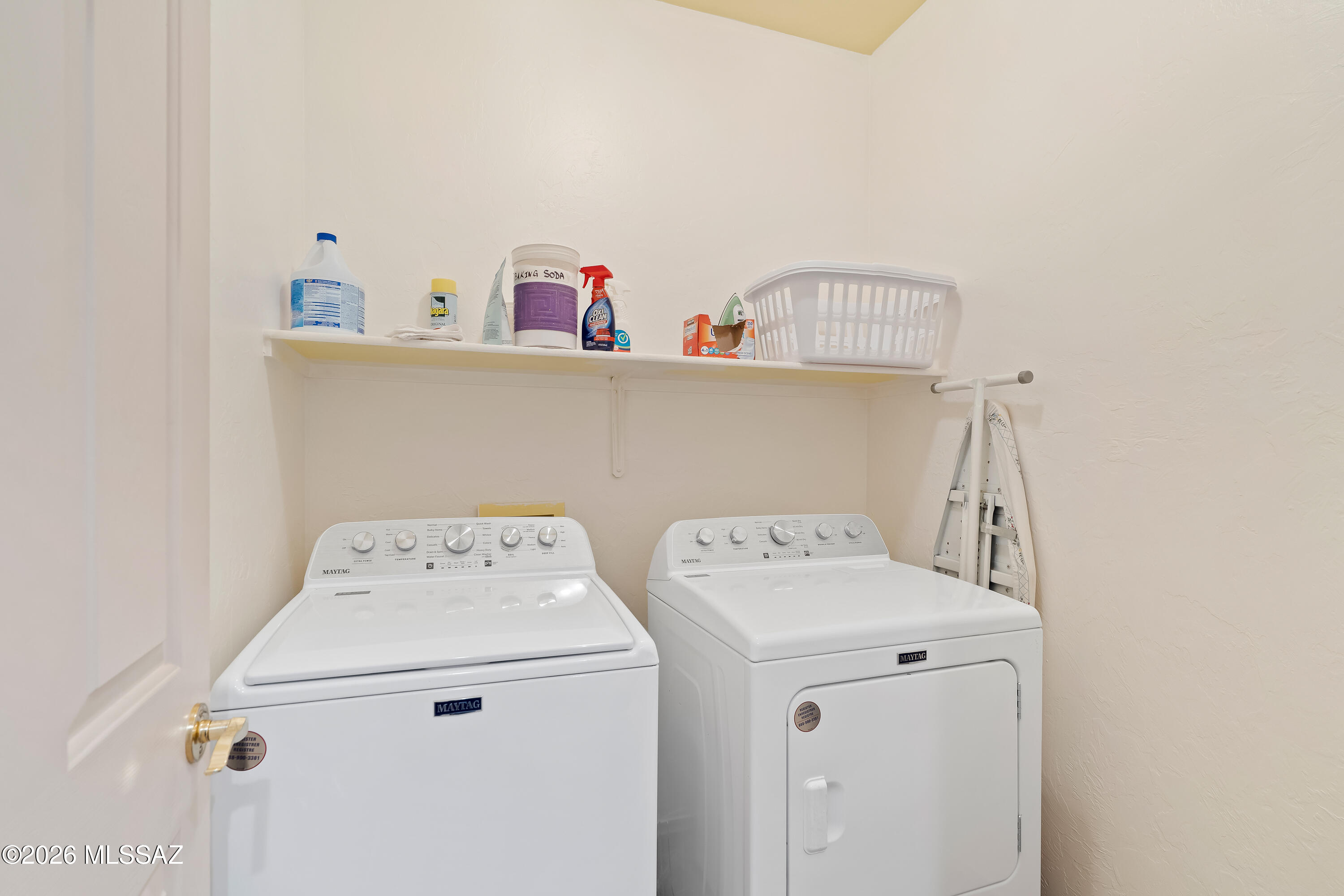 3396 North Camino Rio Colorado Tucson, AZ 85712 - Photo 21 of 32 a utility room with dryer and washer