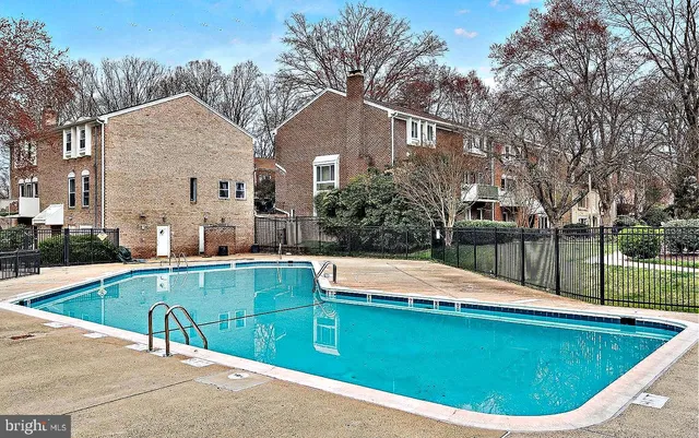 $500,000 | 3769 Persimmon Circle, Fairfax, VA 22031