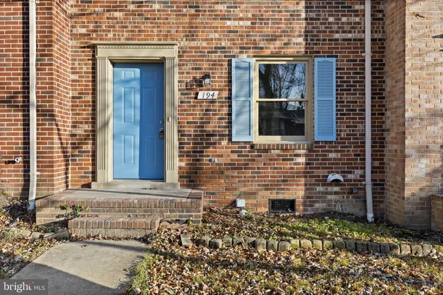 $284,900 | 194 Farrell Lane, Fredericksburg, VA 22401