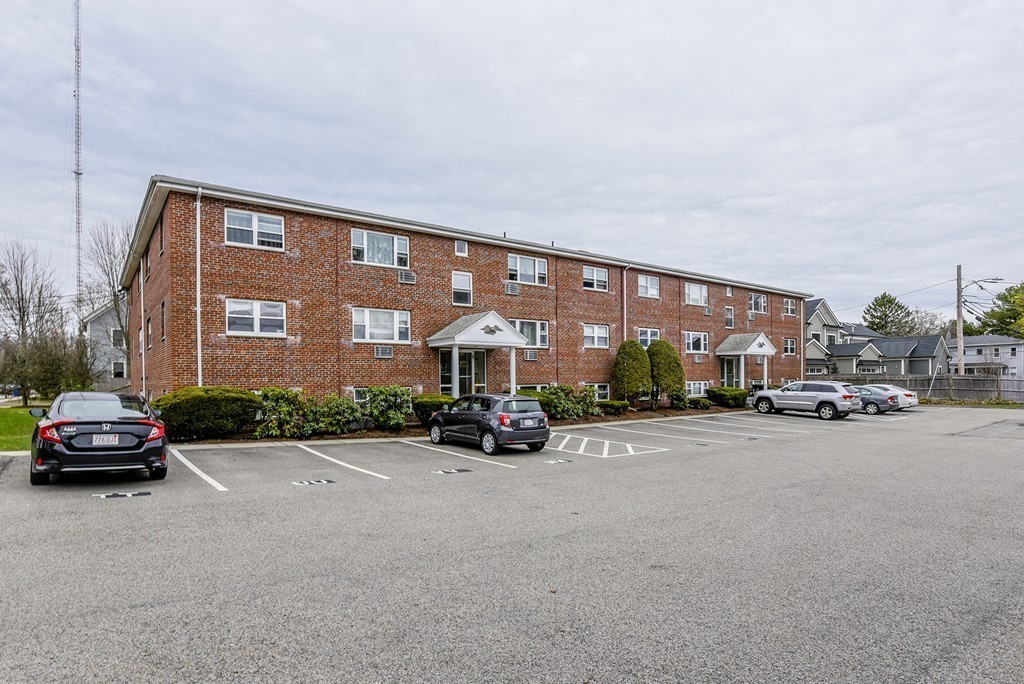 1075 Chestnut Street, Unit 6 Newton, MA 02464 - Photo 15 of 16