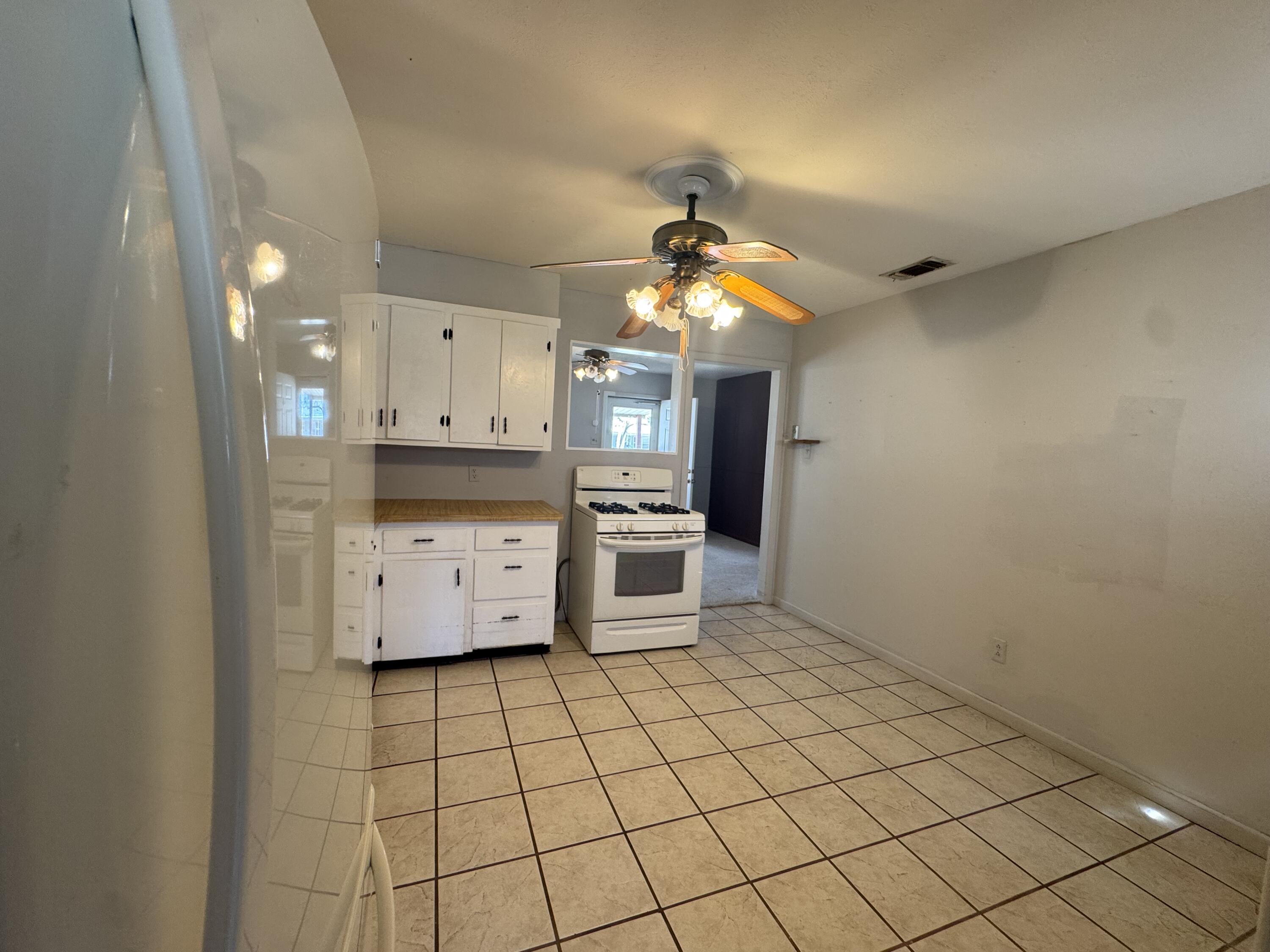 5009 35th Street Lubbock, TX 79414 - Photo 9 of 24 IMG_1187