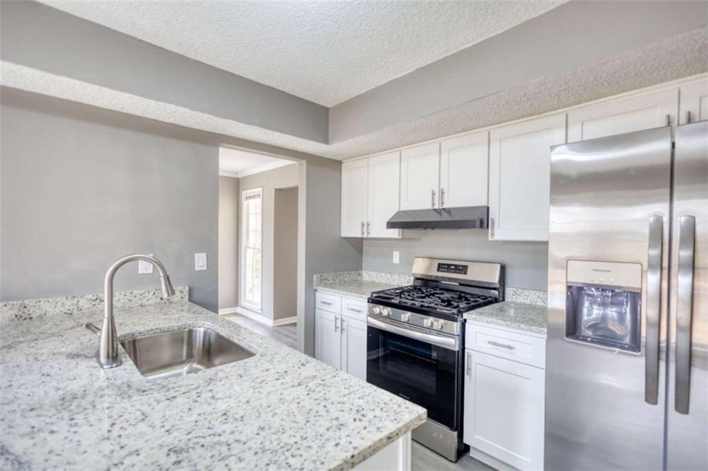 1067 Brookview Lane Hampton, GA 30228 - Photo 9 of 34