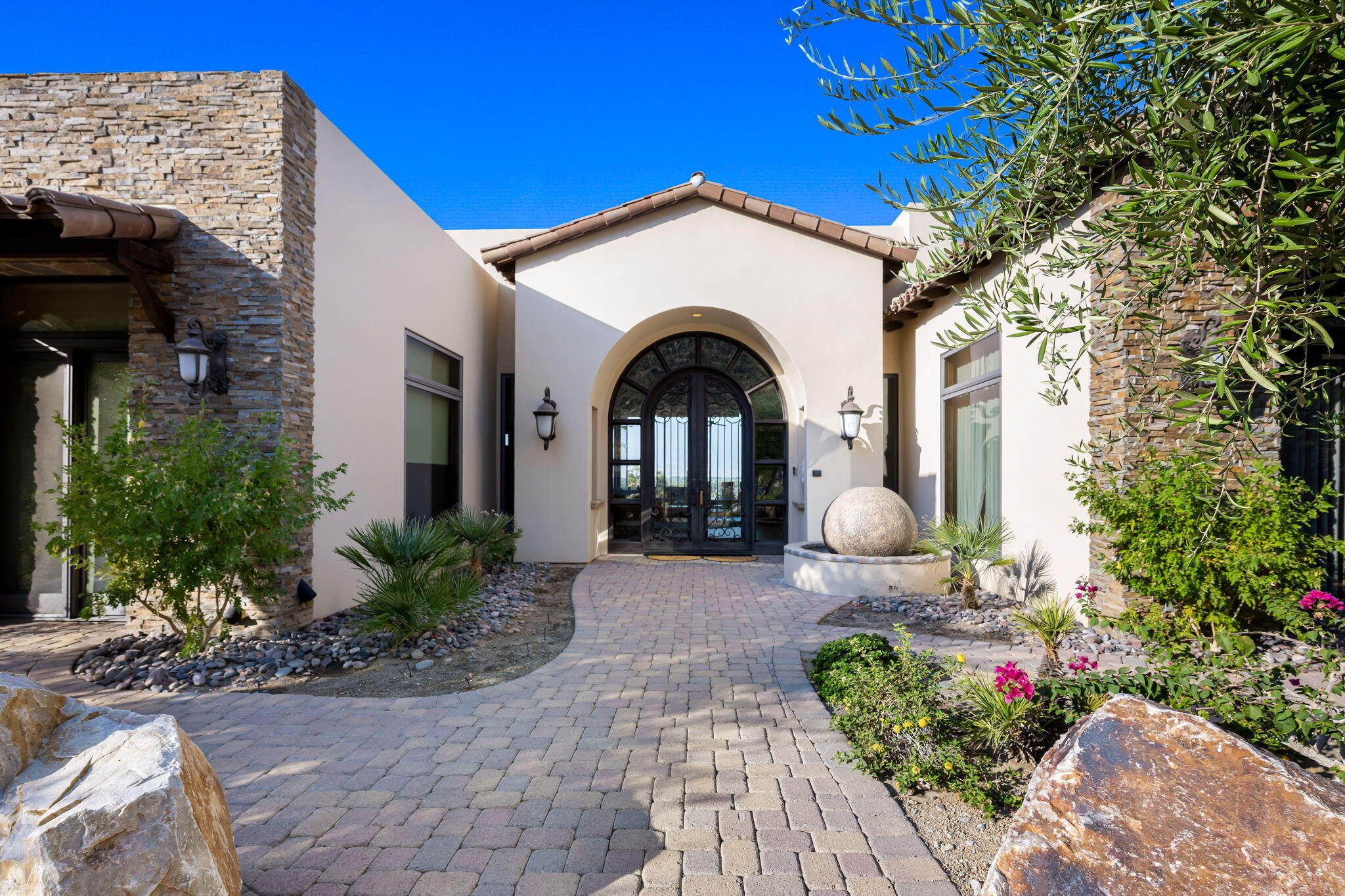 9 Nebulae Way Rancho Mirage, CA 92270 - Photo 19 of 65 55-web-or-mls-FW_Nebulae_0825_OPMG_055