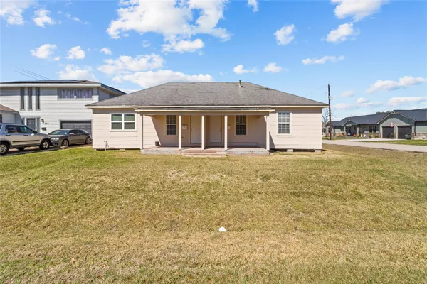 $285,000 | 319 East B Street, La Porte, TX 77571