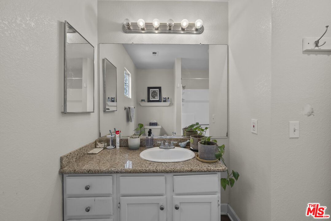 719 East Pleasant Valley Road Port Hueneme, CA 93041 - Photo 18 of 42