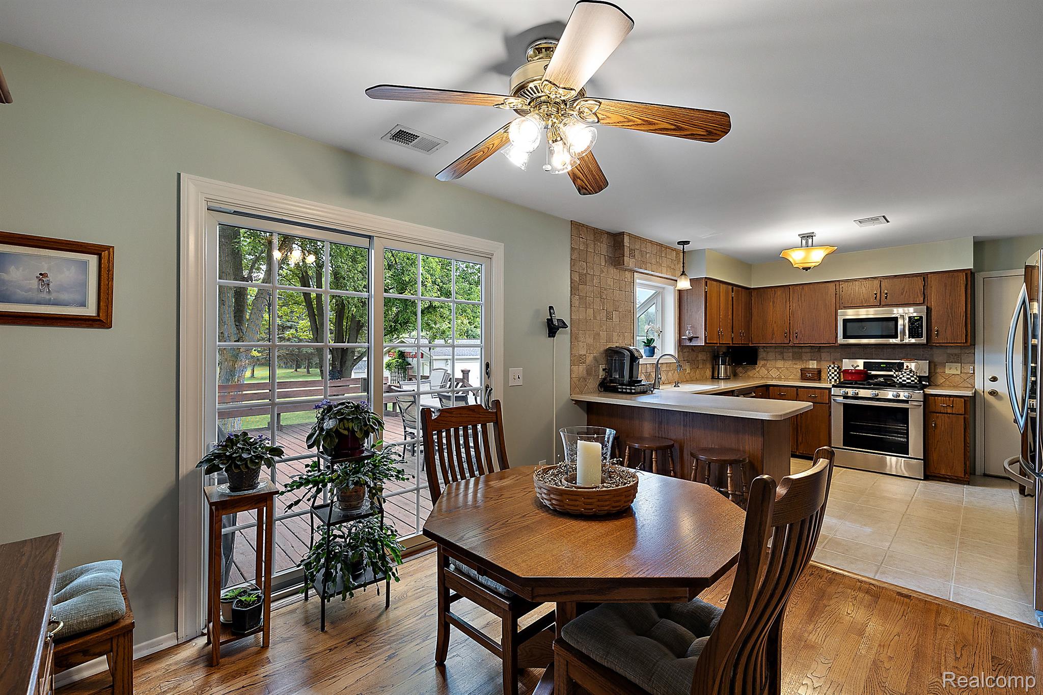 1635 South Baldwin Road Oxford, MI 48371 - Photo 20 of 74 Slider to deck!