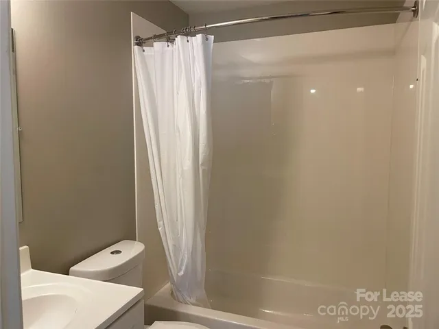 $998 | 2335 Carmine Street, Unit 2, Charlotte, NC 28206