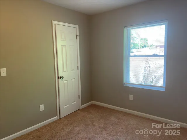 $998 | 2335 Carmine Street, Unit 2, Charlotte, NC 28206