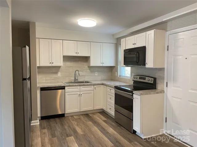 $998 | 2335 Carmine Street, Unit 2, Charlotte, NC 28206