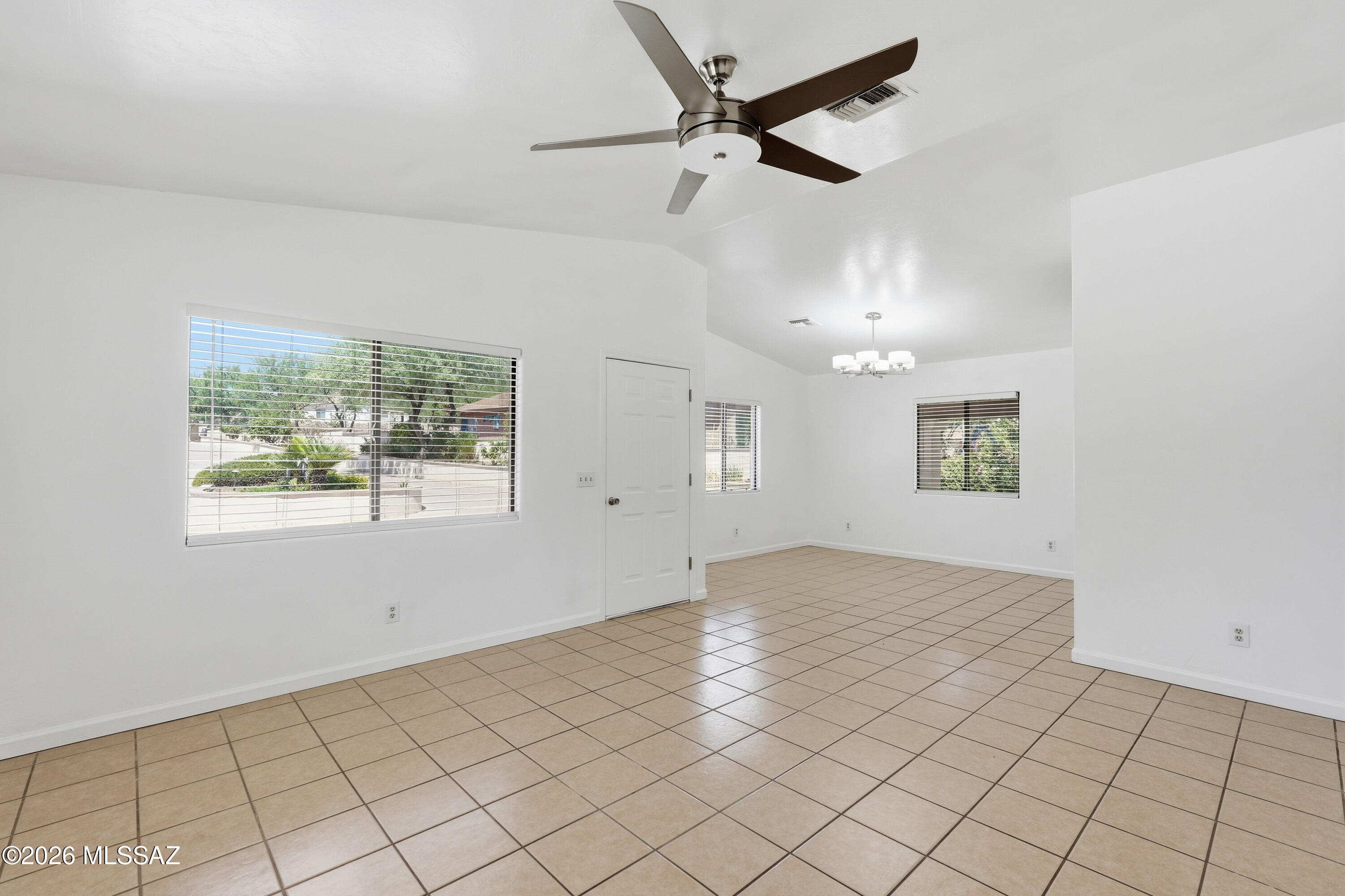 983 Matas Court Rio Rico, AZ 85648 - Photo 7 of 47 016_ListerPros