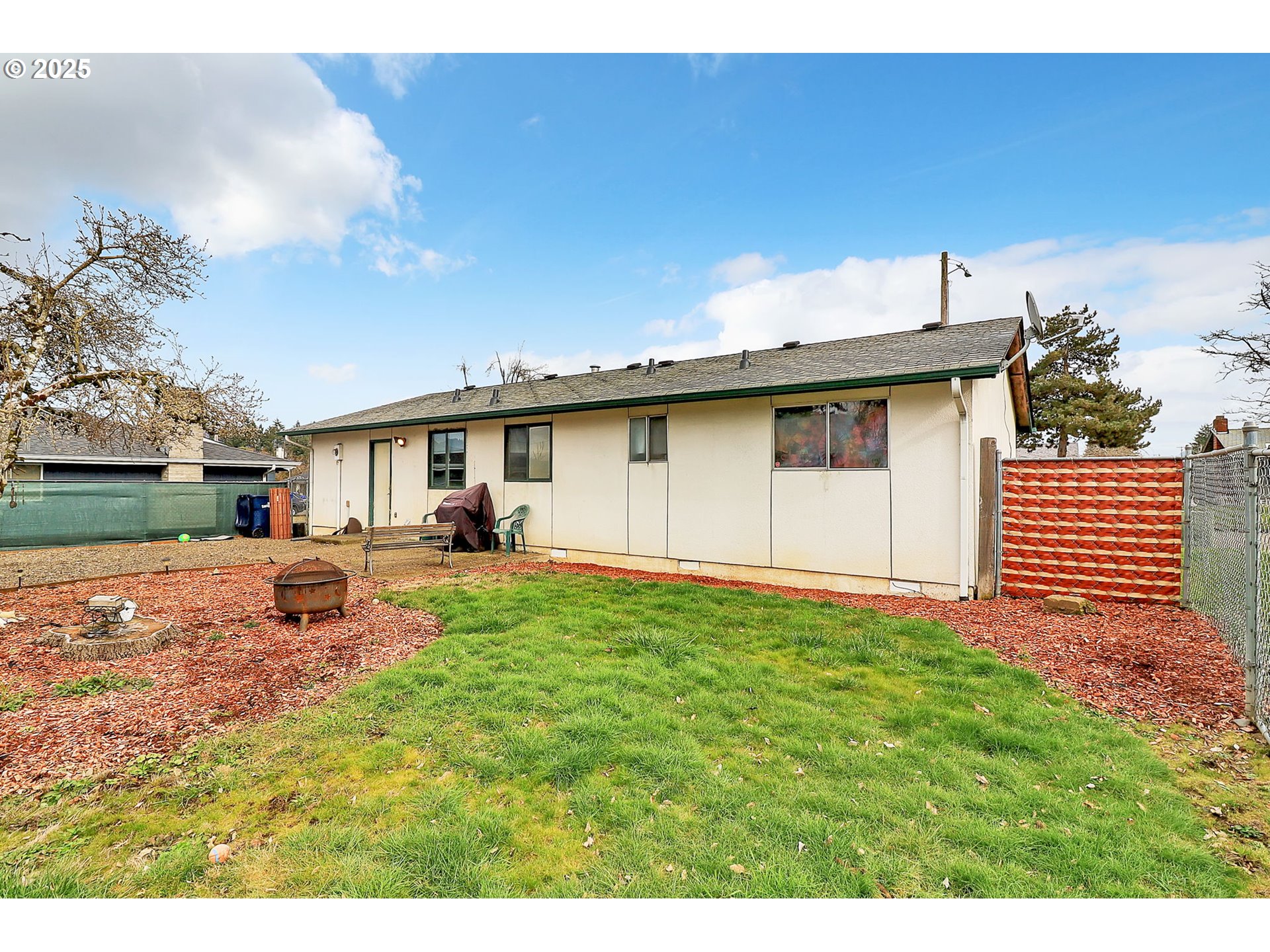 718 52nd Place Springfield, OR 97478 - Photo 17 of 29