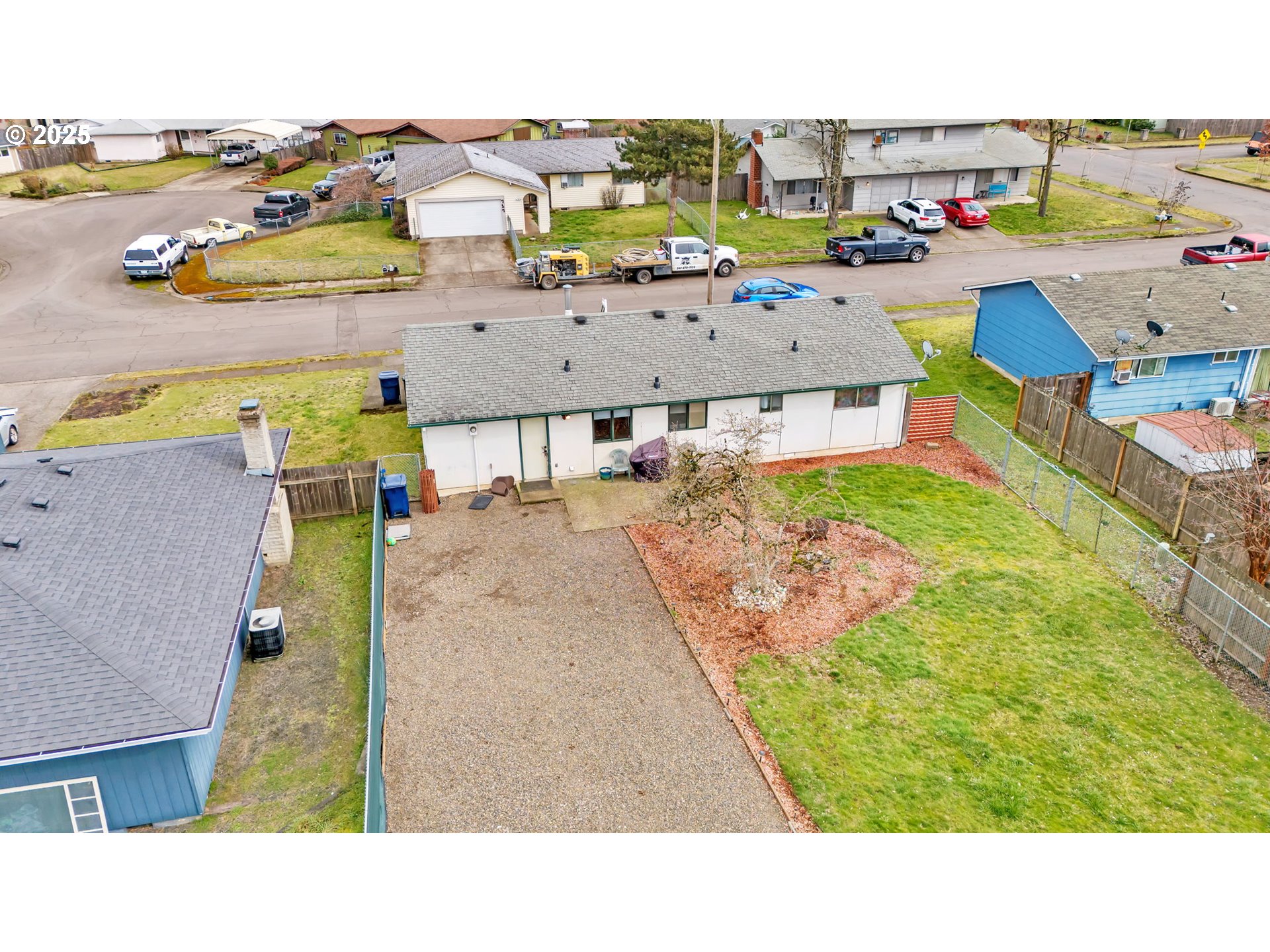 718 52nd Place Springfield, OR 97478 - Photo 27 of 29