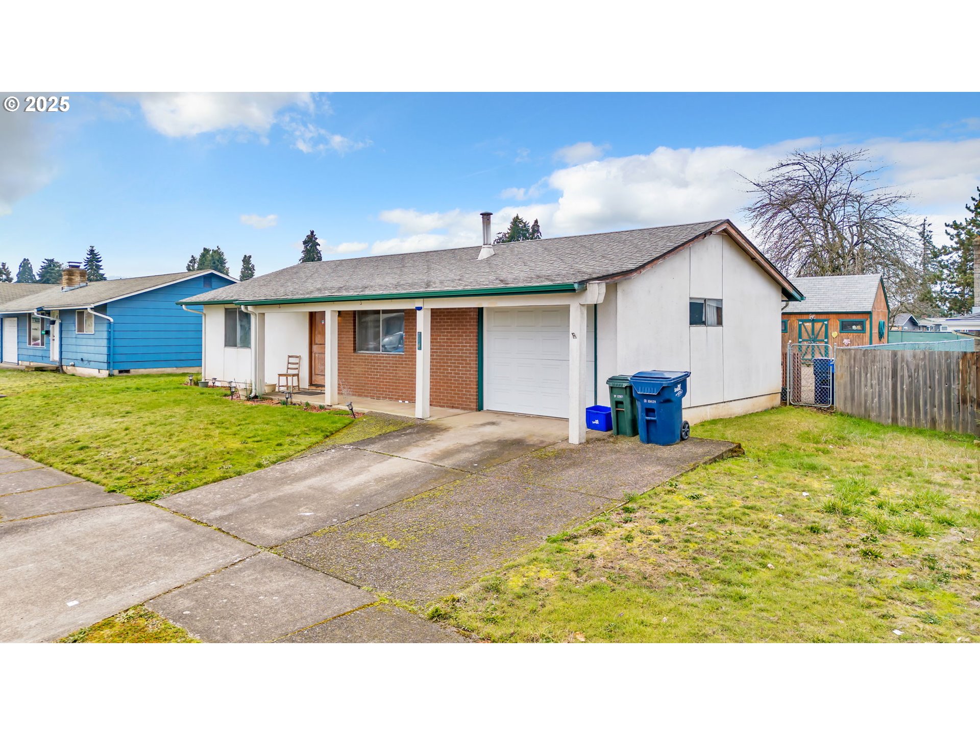 718 52nd Place Springfield, OR 97478 - Photo 3 of 29