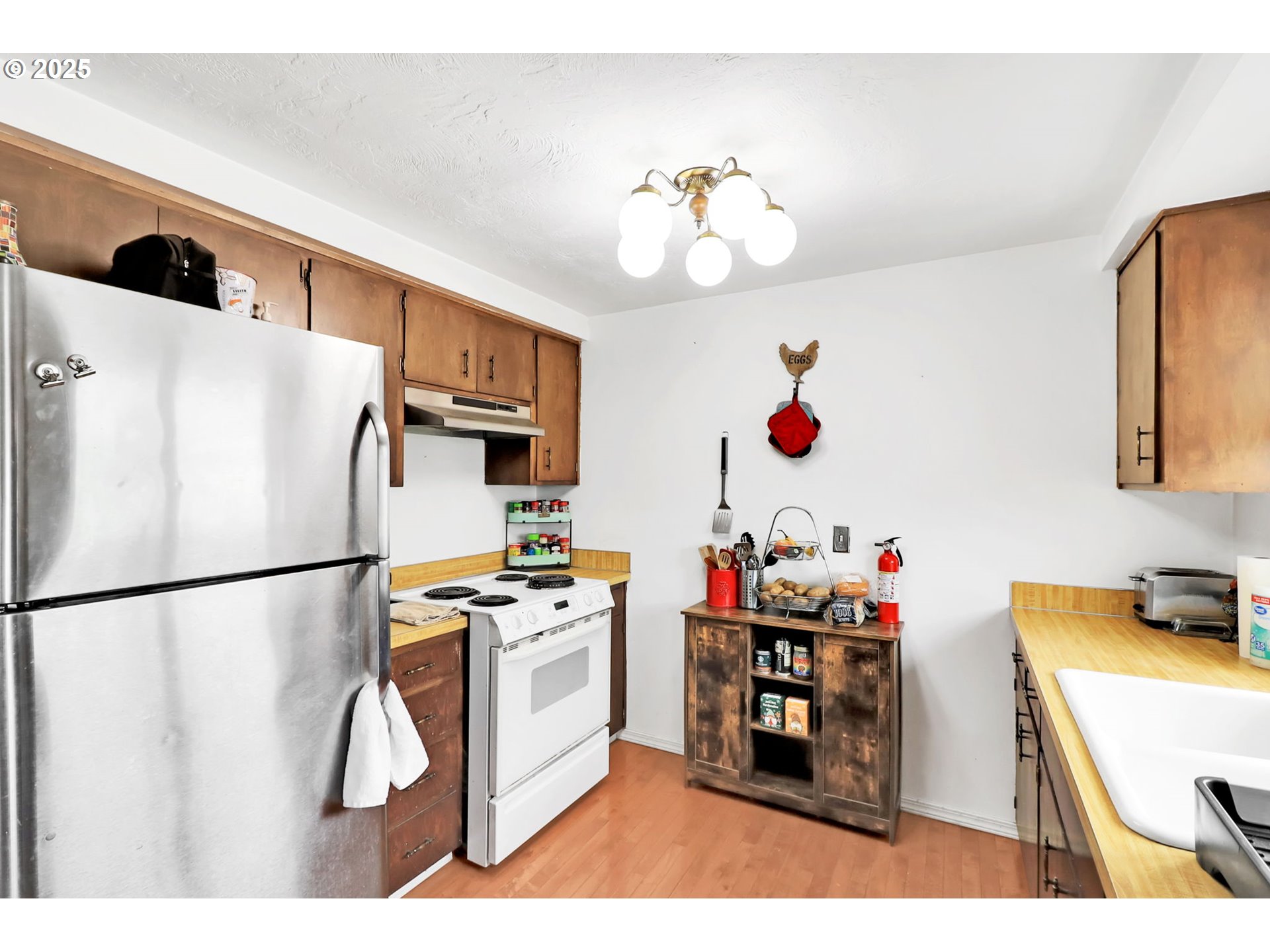 718 52nd Place Springfield, OR 97478 - Photo 8 of 29