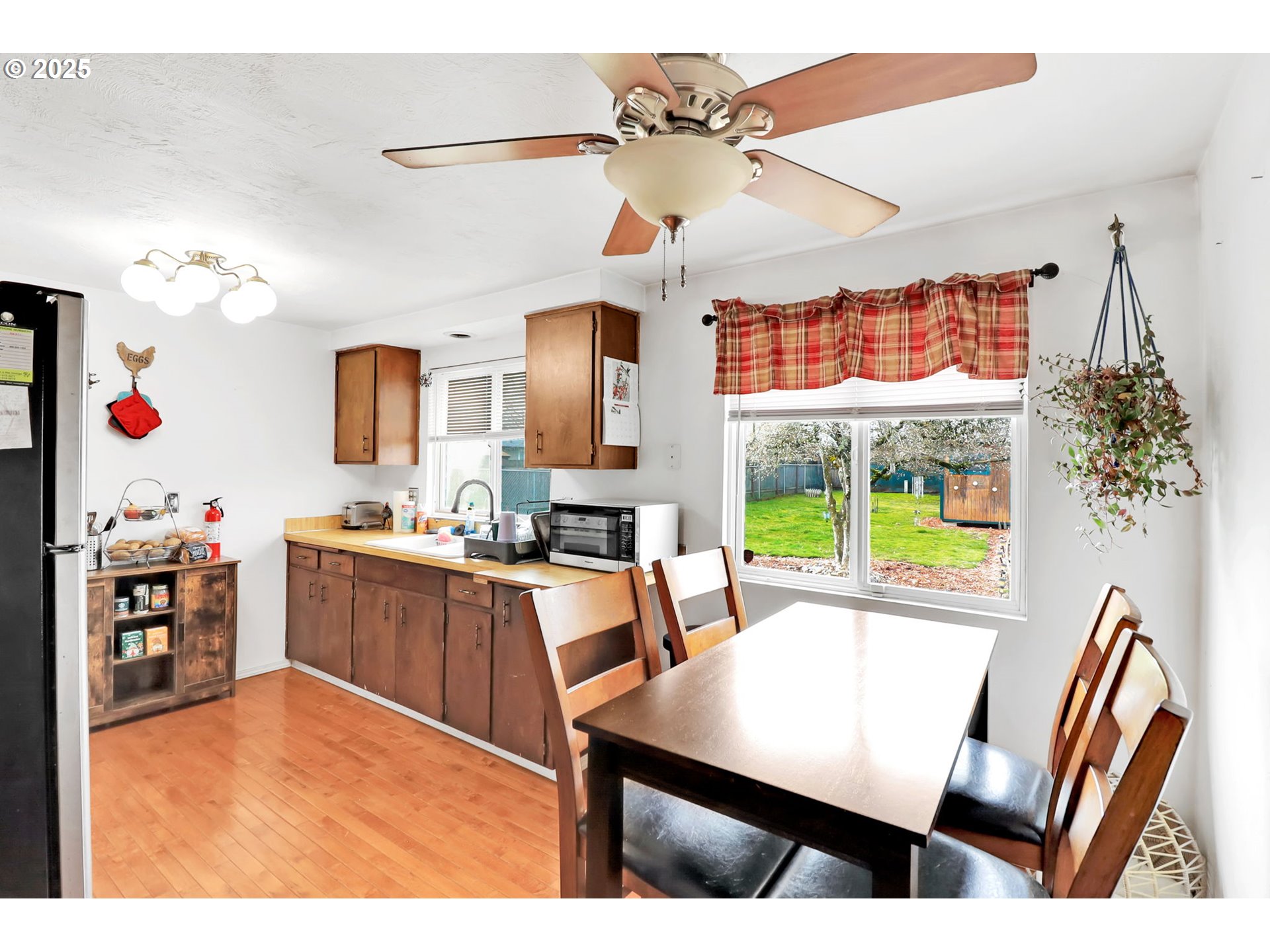 718 52nd Place Springfield, OR 97478 - Photo 9 of 29