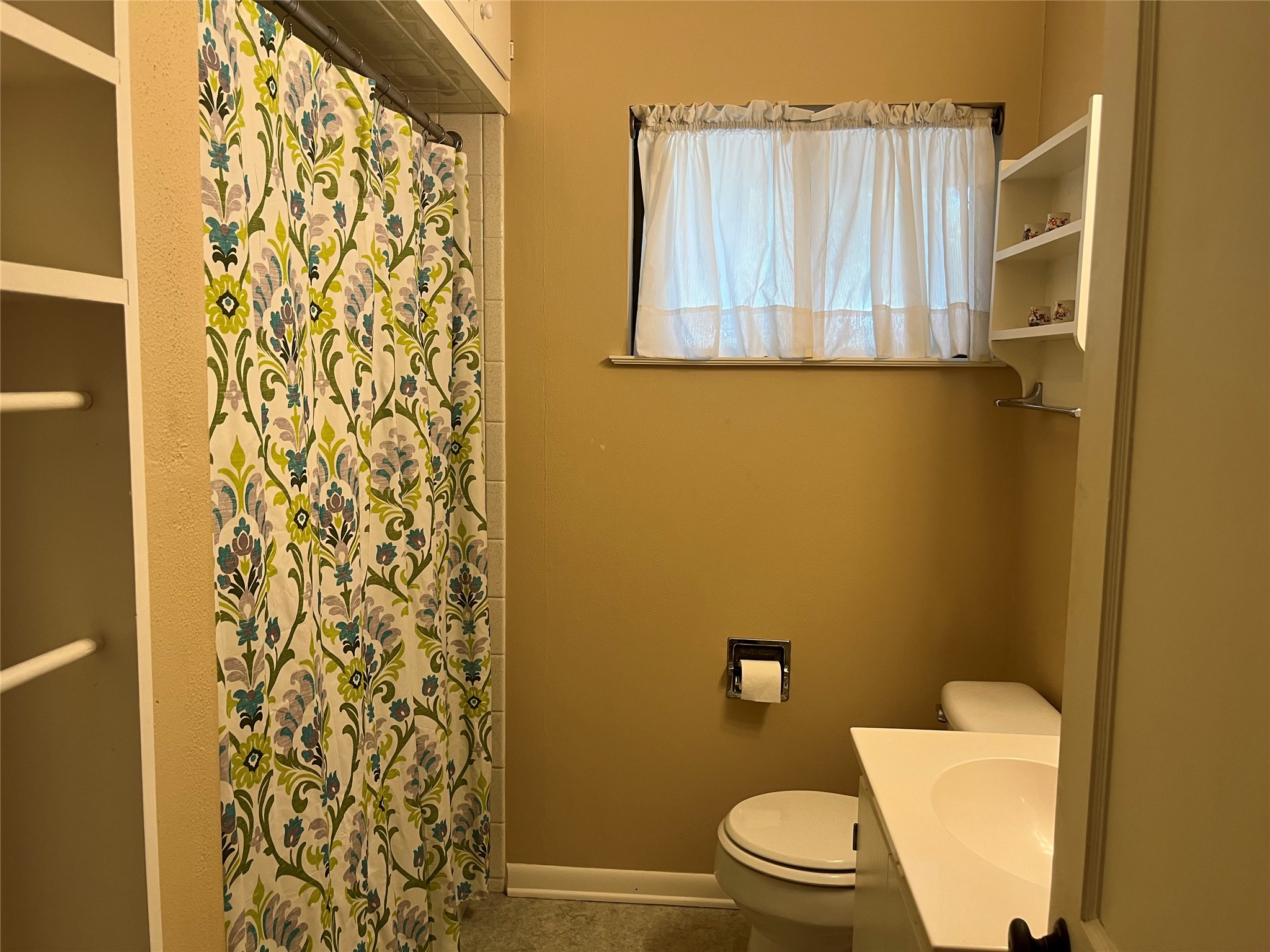 1211 Ruth Avenue Austin, TX 78757 - Photo 19 of 29 2nd bath