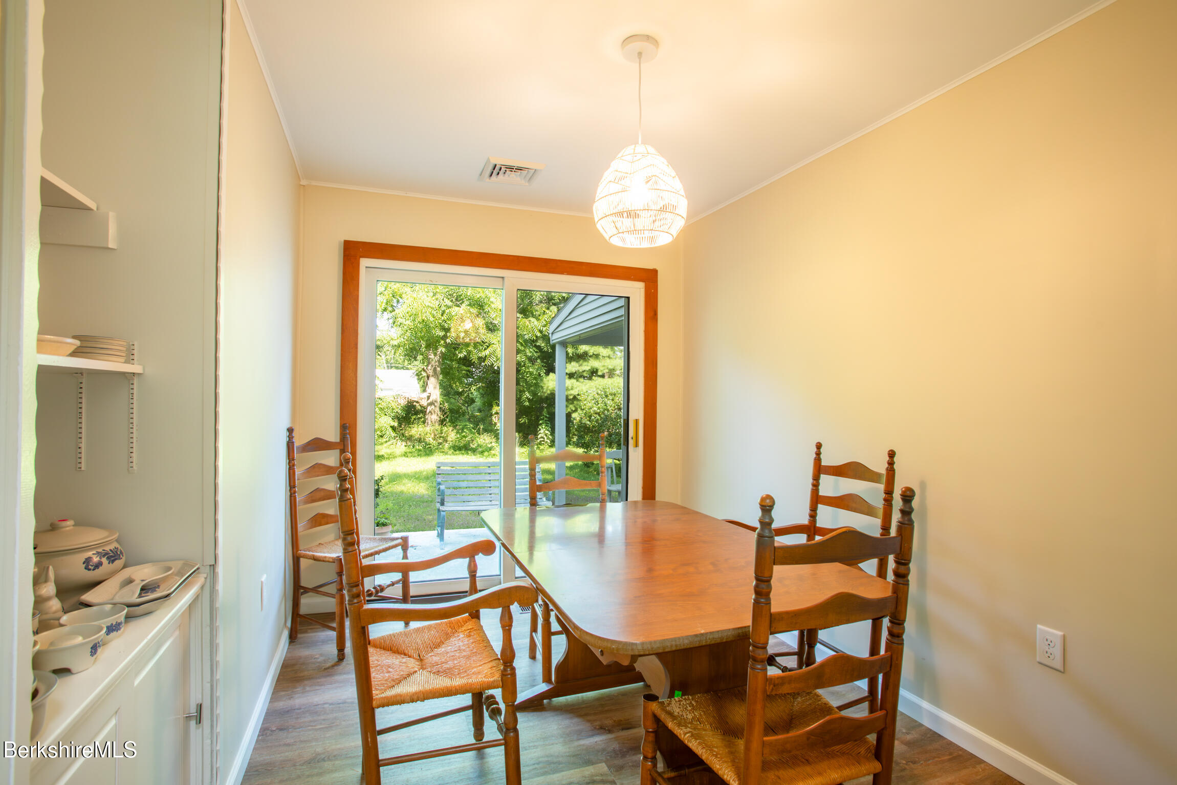 11 Bushey Road Pittsfield, MA 01201 - Photo 8 of 20 image-18