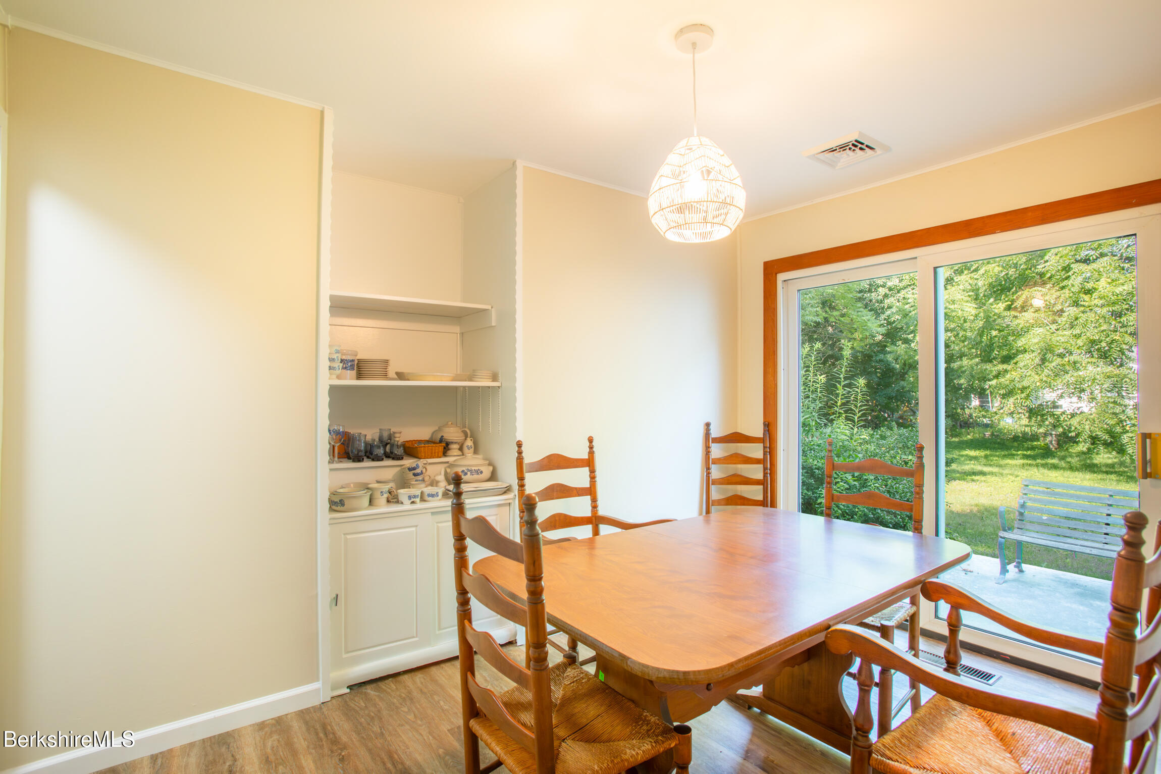 11 Bushey Road Pittsfield, MA 01201 - Photo 9 of 20 image-17