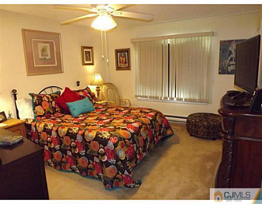 701 D Croydon Road Monroe Township, NJ 08831 - Photo 7 of 14 Gallery Image 7