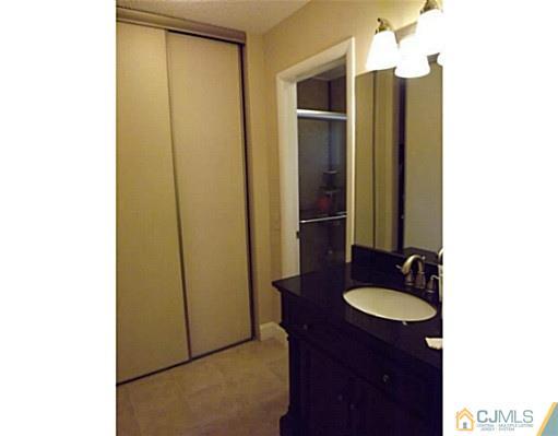 701 D Croydon Road Monroe Township, NJ 08831 - Photo 8 of 14 Gallery Image 8