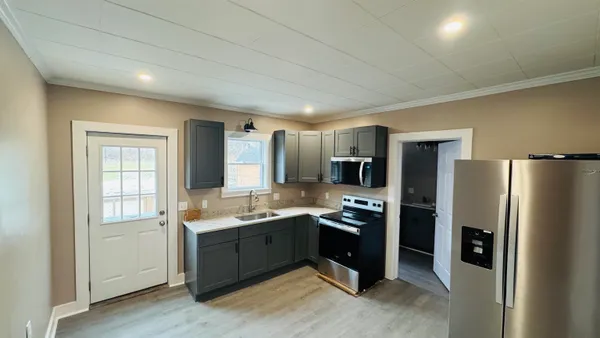 $2,600 | 5 Charles Street, Dover, NH 03820