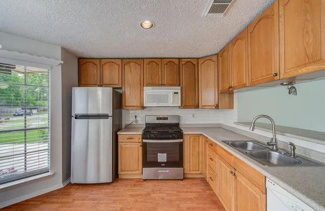 $199,000 | 11187 Thunderhaven Drive, Houston, TX 77064