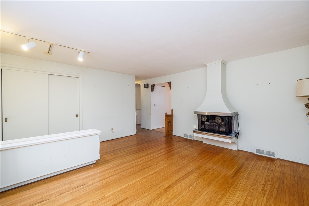 282 Straub Road Greece, NY 14626 - Photo 5 of 37