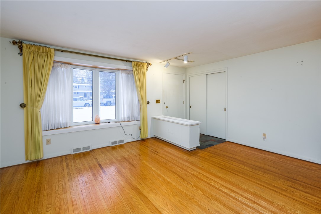 282 Straub Road Greece, NY 14626 - Photo 6 of 37