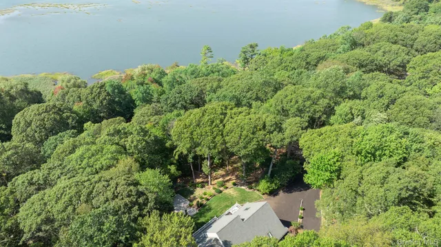 $1,400,000 | 1 Summit Trail, St. James, NY 11780