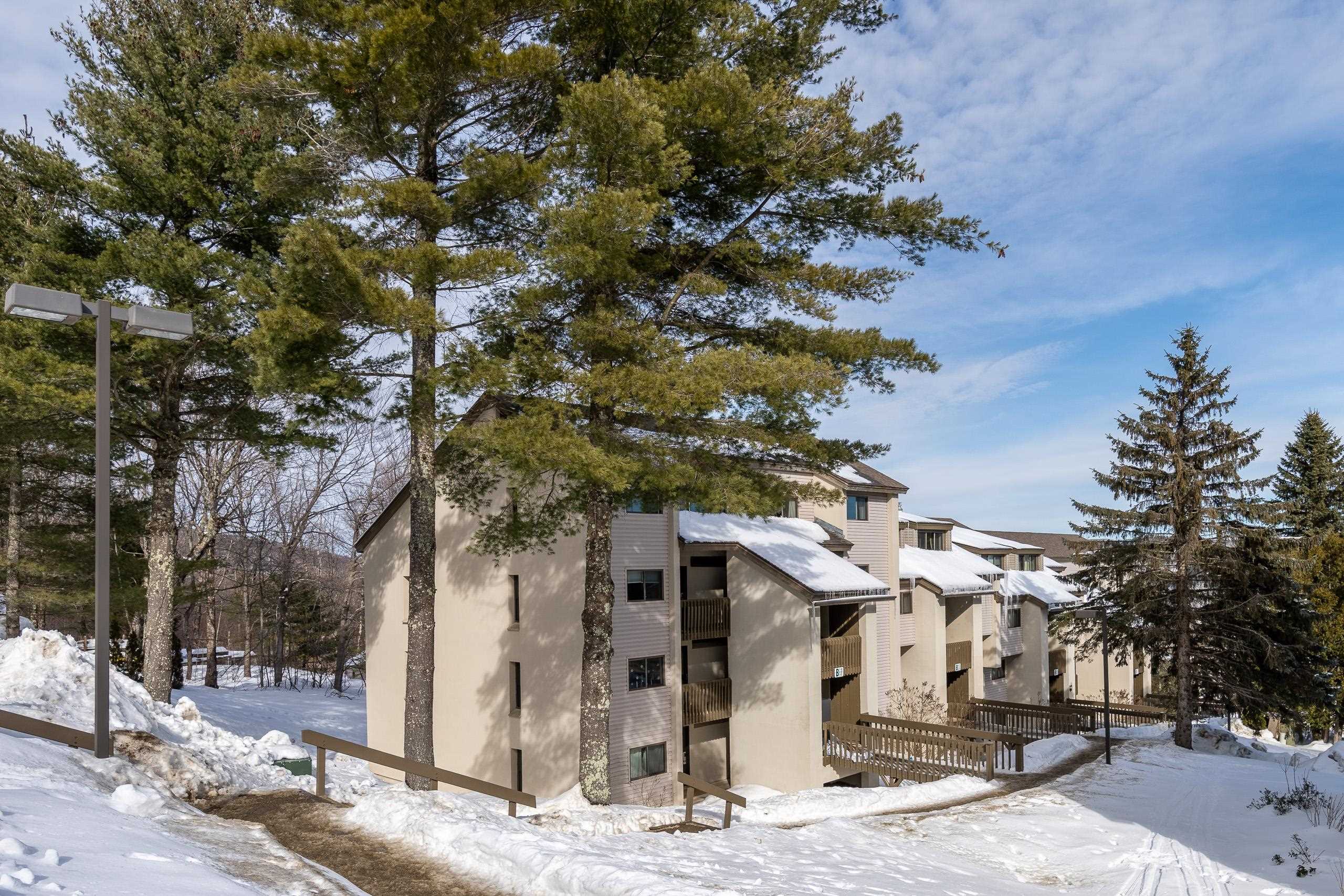 203 Old Mill Road, Unit B 10 Killington, VT 05751 - Photo 2 of 26