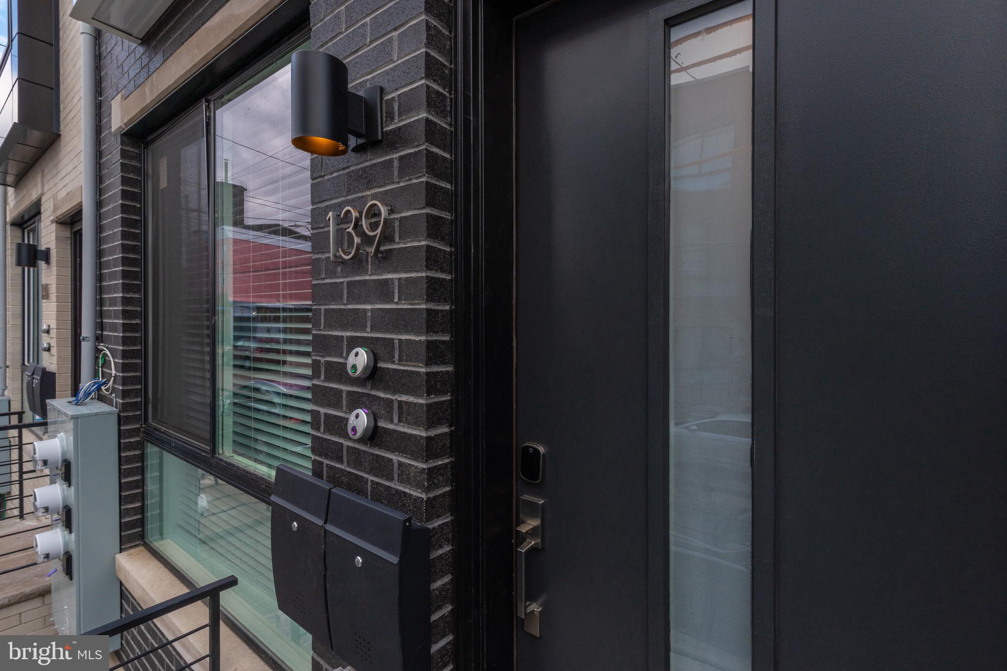 135 West Huntingdon Street, Unit 1 Philadelphia, PA 19133 - Photo 22 of 29 a close up of a door